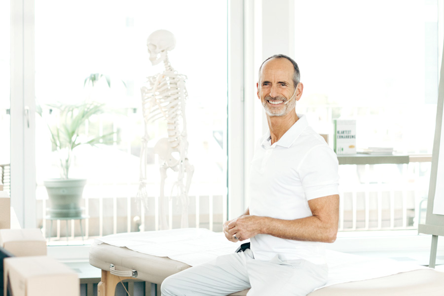 Liebscher & Bracht Therapie in Zug | So entstehen Schmerzen | Mobile